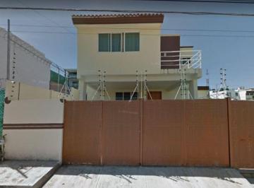 Casa de 4 habitaciones, Puebla · Venta de Casa en Publa Col Villa Satelite Calera