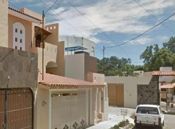 Casa de 4 habitaciones, Colima · Venta de Casa en Jardines Vista Hermosa Colima