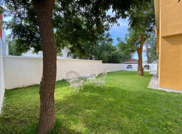 Casa de 3 habitaciones, Saltillo · Casa Ejecutiva en Renta | Totalmente Amueblada y Equipada