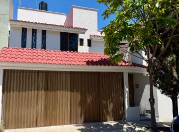 Casa de 3 habitaciones, Guadalajara · Casa Excelente Conservación en Venta, Jardines del Country