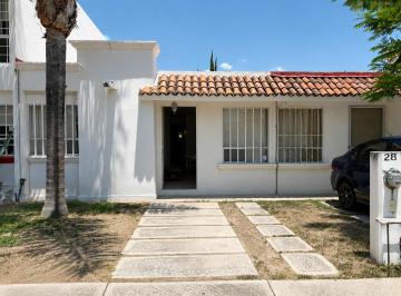 Casa · 77m² · 2 Recámaras · 2 Estacionamientos · Venta Casa de un Nivel con Excedente en Piramides Queretaro