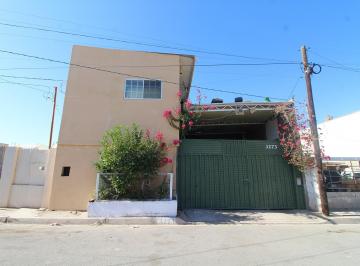 Casa · 190m² · 2 Recámaras · 3 Estacionamientos · Casa Habitacion de Dos Niveles en Venta - Colonia Colosio - (4)