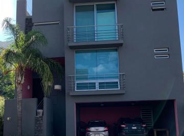 Casa de 3 habitaciones, Monterrey · Residencia Contemporánea Única en Su Estilo en Satelite Acueducto