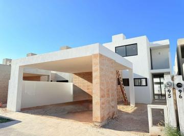 Casa · 248m² · 3 Recámaras · 2 Estacionamientos · Casa en Privada Residencial en Gran San Pedro Cholul