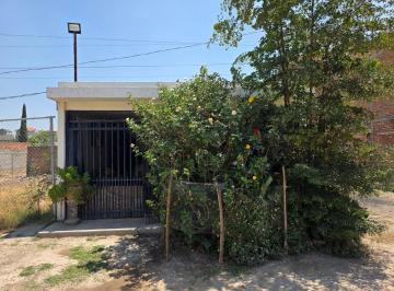 Casa de 2 habitaciones, San Pedro Tlaquepaque · Casa en Venta en La Colonia El Sauz, Tlaquepaque, Jal.