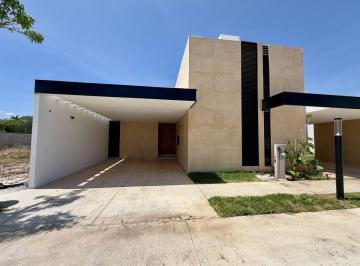 Casa de 3 habitaciones, Mérida · Casa en Venta en Privada Residencial de Xcanatun de Una Planta