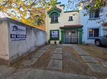 Casa de 3 habitaciones, Tonalá · Casa en Venta en El Fraccionamiento Urbi, Tonalá, Jal.