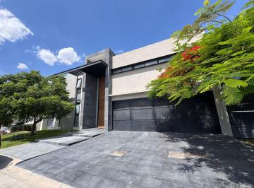 Casa de 4 habitaciones, León · Casa en Renta en El Molino Condominio XII