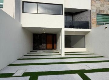 Casa de 4 habitaciones, Pachuca · Casa en Venta en Arboledas de San Javier Pachuca, 4 Recámaras, Roof, Equipada