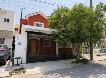 c01e7cacd12ae583010aa62ce902fae3f5b4605cf6464ebe93b5c9cad1addb07 · Casa en Venta Santa Catarina Centro