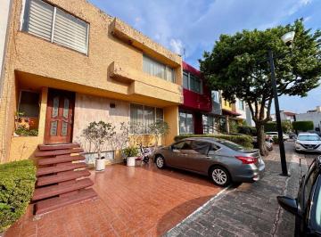 Casa en condominio de 4 habitaciones, Coyoacán · Joyas del Pedregal|| Amplio Sotano, 4 Recamaras, Para Modernizar
