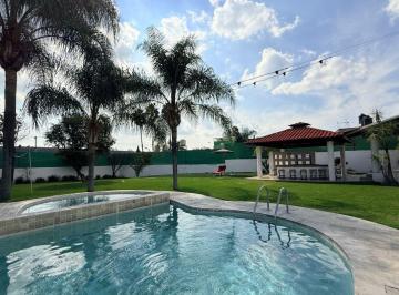 Casa de 6 habitaciones, Querétaro · Casa con 2,537 m² Superficie de Terreno y 6 Recámaras en Venta en Santa Rosa Jáuregui