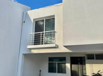Casa · 3 Recámaras · 2 Estacionamientos · Casa en Renta o Venta en Villa de Pozos