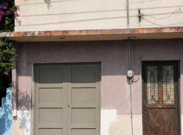 1 · Casa en Venta en Monterrey Centro: Potencial de Renovación y Ubicación Privilegiada