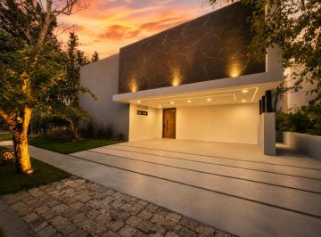 Casa de 3 habitaciones, Mérida · Estrena Casa Nueva en Yucatán Country Club: La Mejor Oportunidad por Precio en Una Residencia Nueva