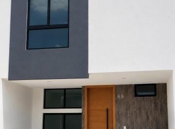 Casa · 145m² · 3 Recámaras · 2 Estacionamientos · Casa Boreales