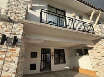 Casa de 2 habitaciones, León · En Venta Sacromonte