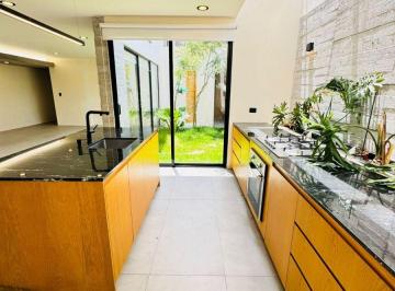 Casa de 3 habitaciones, San Andrés Cholula · Casa con 180 m² Superficie de Terreno, 3 Recámaras en Renta en Lomas de Angelópolis