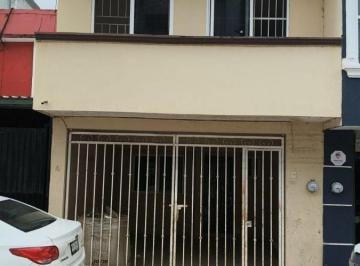 Casa de 2 habitaciones, Poza Rica de Hidalgo · Se Vende Casa de 2 Plantas en Fraccionamiento Los Laureles, en Poza Rica, Ver.