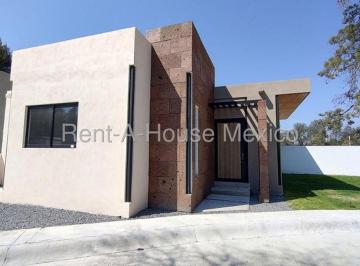 Casa de 2 habitaciones, Tequisquiapan · Venta. Tequisquiapan Centro - Casa de 1 Nivel con Amenidades y 2 Recámaras