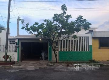 Casa de 2 habitaciones, Veracruz · Casa en Venta en Zona Norte de un Piso con Alberca