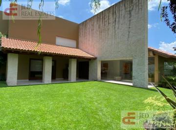 Casa · 550m² · 3 Recámaras · 4 Estacionamientos · Casa - Club de Golf Los Encinos