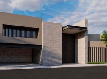 Casa · 960m² · 4 Recámaras · 3 Estacionamientos · Casa en Venta en La Herradura
