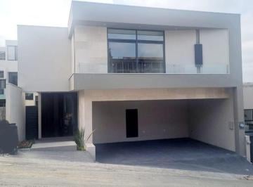 Casa · 376m² · 3 Recámaras · 2 Estacionamientos · Casa en Venta en Castaños del Vergel