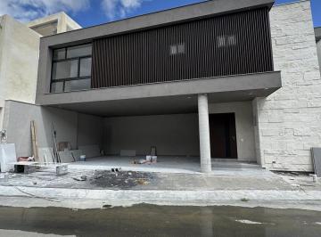 Casa · 315m² · 3 Recámaras · 2 Estacionamientos · Casa en Venta en Aktares