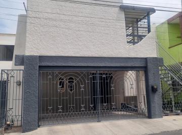 Casa · 243m² · 2 Recámaras · 2 Estacionamientos · Casa en Venta en Cortijo del Rio