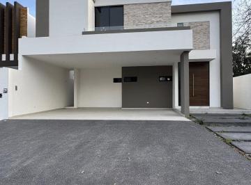 Casa · 320m² · 4 Recámaras · 3 Estacionamientos · Casa en Venta en Campestre Santiago