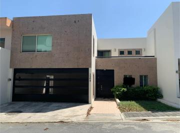 Casa · 350m² · 3 Recámaras · 2 Estacionamientos · Casa en Venta y Renta en Palmares Carretera Nacional