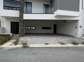 Casa · 407m² · 3 Recámaras · 3 Estacionamientos · Casa en Venta en Bosques de Las Misiones