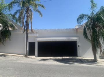 Casa · 2 Recámaras · 2 Estacionamientos · Casa en Renta en Contry