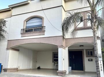 Casa · 378m² · 4 Recámaras · 3 Estacionamientos · Casa en Venta en Vistancia, Carretera Nacional