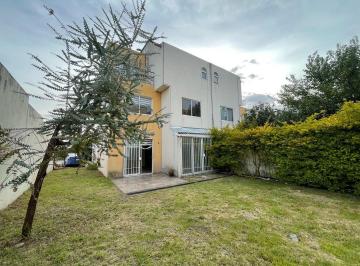 Casa · 269m² · 3 Recámaras · 2 Estacionamientos · Casa en Venta en La Calera