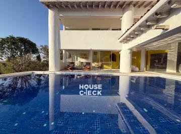 Casa de 4 habitaciones, Atlatlahucan · Casa con 870 m² Superficie de Terreno, 4 Recámaras en Venta en Lomas de Cocoyoc