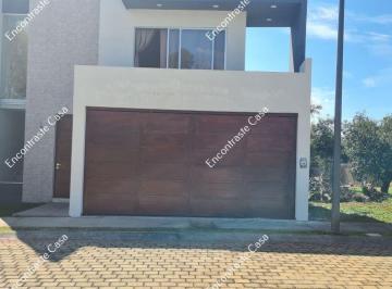 Casa de 3 habitaciones, Uruapan · Casa Nueva en Venta, en Fraccionamiento Campestre Zumpimito 3