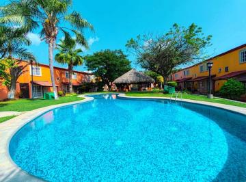 Casa de 2 habitaciones, Emiliano Zapata · Casa en Venta en La Campiña con Alberca y Patio Grande