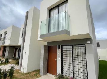 Casa en condominio de 3 habitaciones, Zapopan · Rento Casa 3 Recámaras con Albercas Climatizadas en Capital Norte