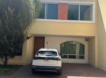 45a9bd519f5dc4f18ef028c51b8cf6a710526e825195189a05850bde9e9fc1bc · Casa en Venta en El Colli Urbano