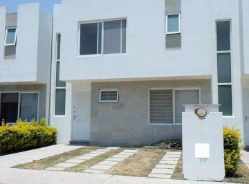 Casa en condominio de 3 habitaciones, Corregidora · Casa en Condominio, Frente a Amenidades. Trato Directo