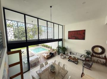 Casa · 663m² · 3 Recámaras · 3 Estacionamientos · Casa en Cholul