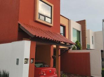 Casa en Venta de 4 habitaciones · Casa de 4 Recámaras en Arboledas de St. Germain | San Pedro Cholula |