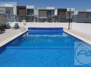 Casa · 105m² · 3 Recámaras · 2 Estacionamientos · Casa en Venta en Cumbres Arezzo