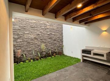 Casa · 3 Recámaras · 2 Estacionamientos · Casa - Papayos