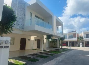 Casa · 166m² · 3 Recámaras · 2 Estacionamientos · Casa en Residencial Selvanova