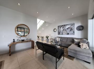 Casa · 248m² · 3 Recámaras · 2 Estacionamientos · Casa Privada en Vista Hermosa