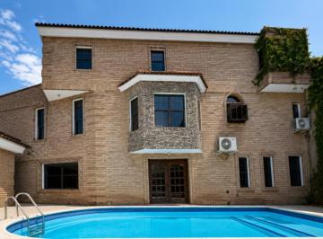 1 · Casa en Venta en Cumbres 5 Sector, Monterrey.