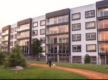Departamento · 83m² · 2 Estacionamientos · Departamento - Loma Larga